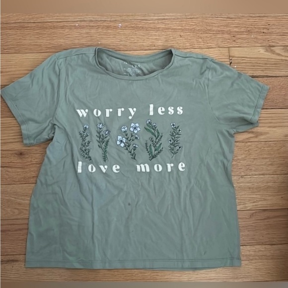 Awake Tops - women’s floral graphic t shirt